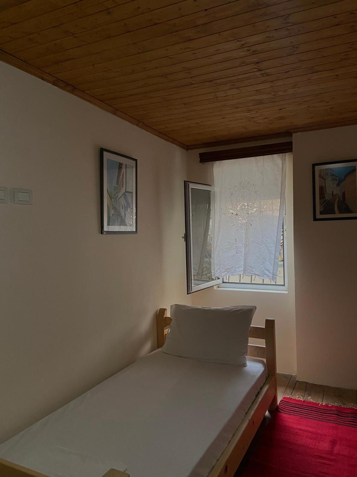 Teo'S Guest House Berat Luaran gambar