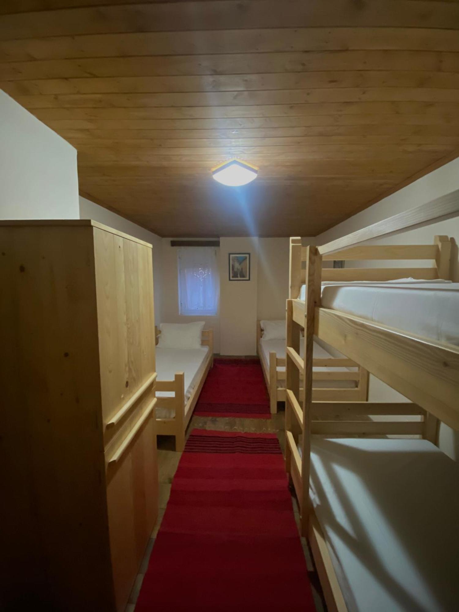 Teo'S Guest House Berat Luaran gambar