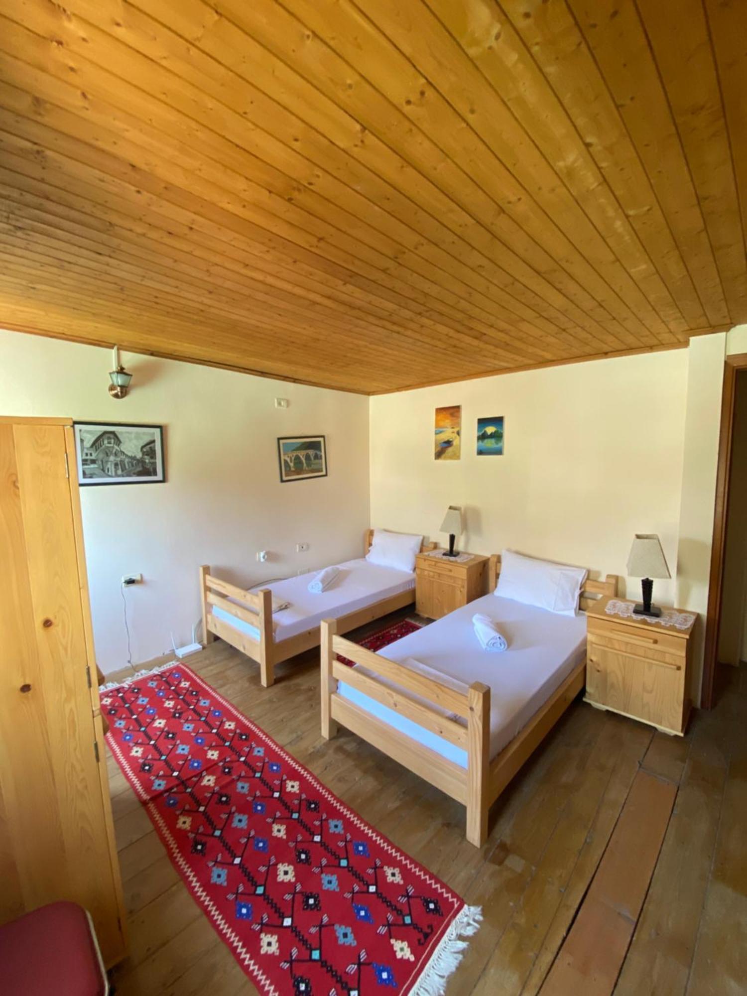 Teo'S Guest House Berat Luaran gambar